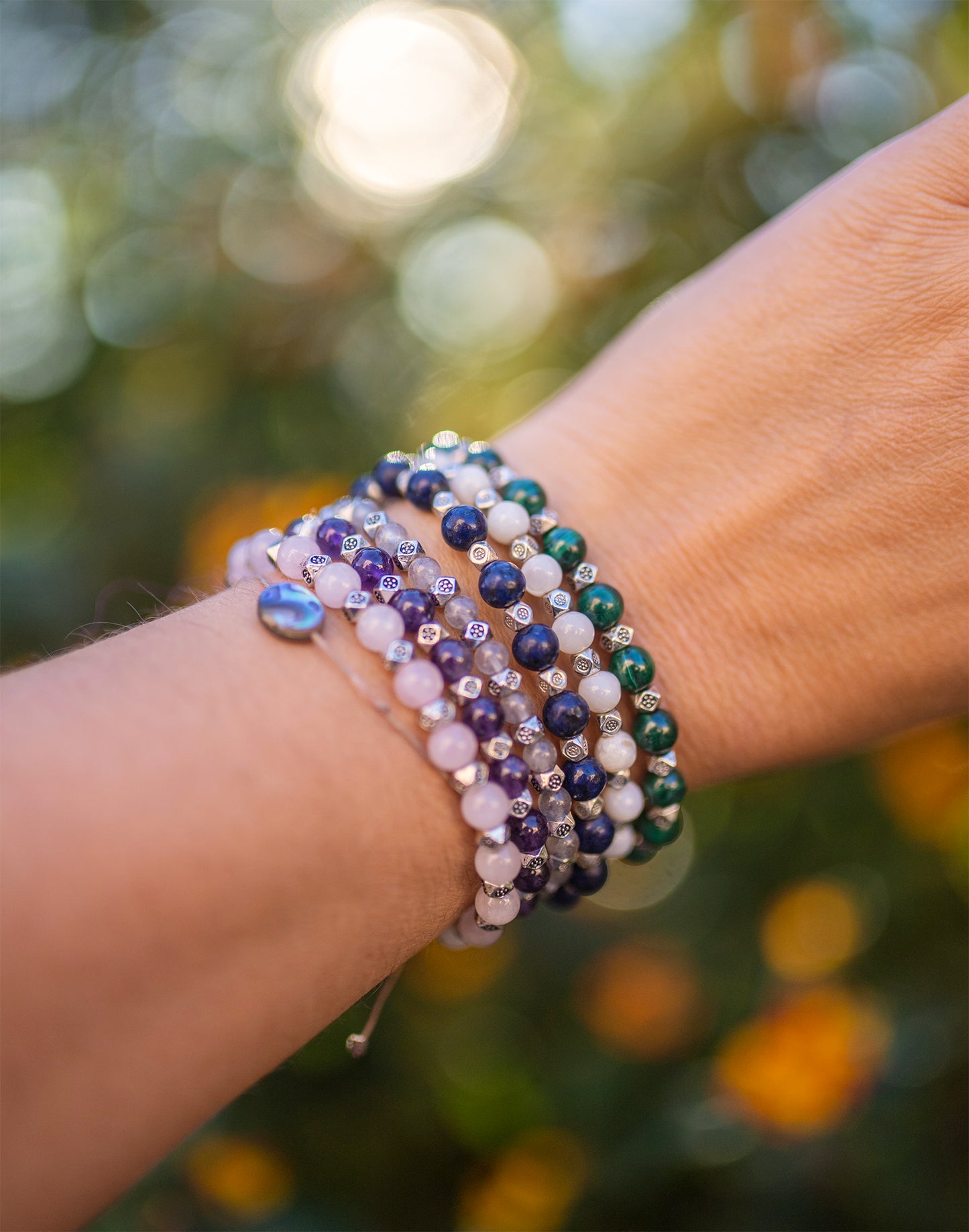 bracelet en lapis lazuli et plaqué argent fait main - caurisandco