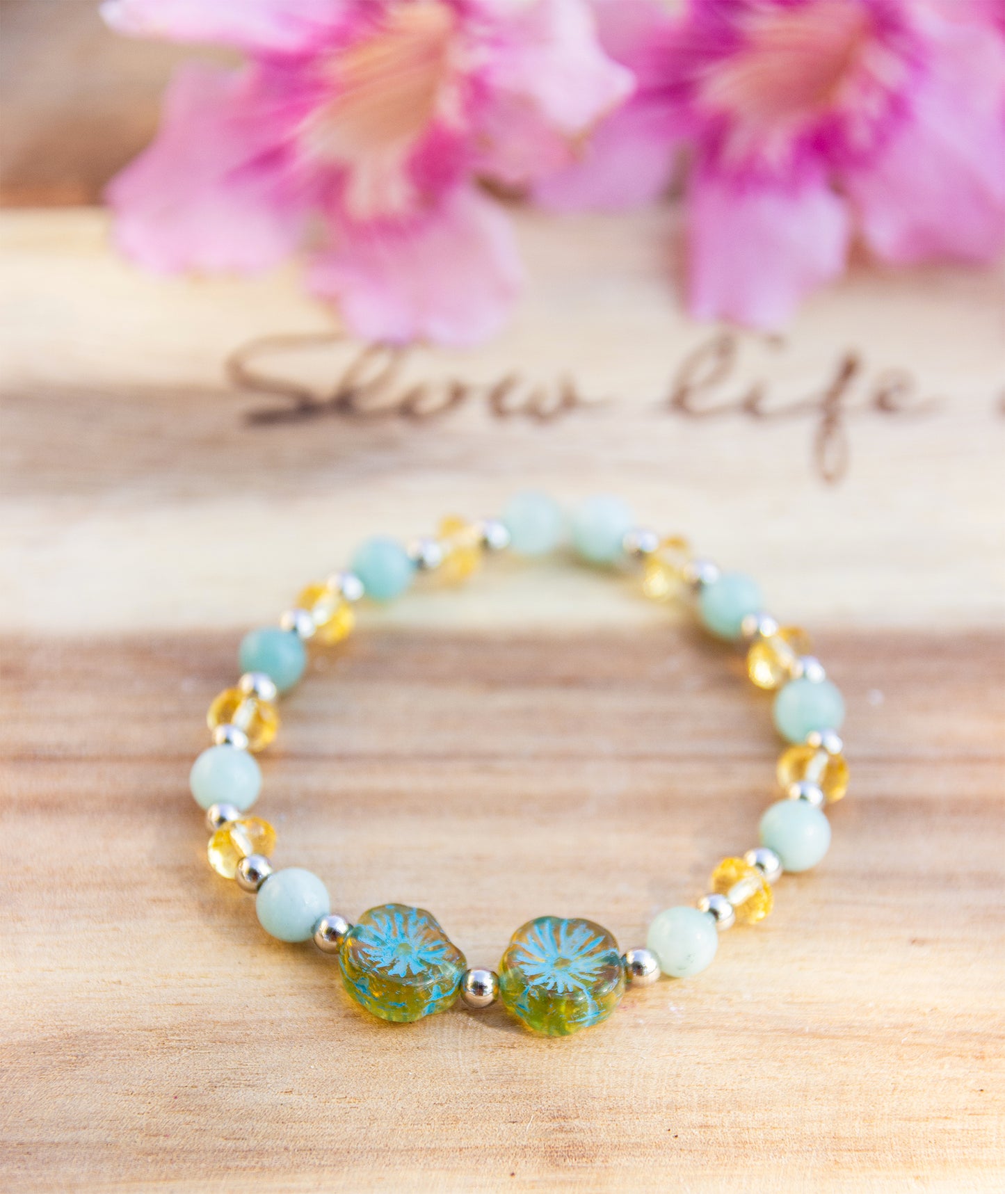 bracelet amazonite et perles en verre fait main piece unique - caurisandco