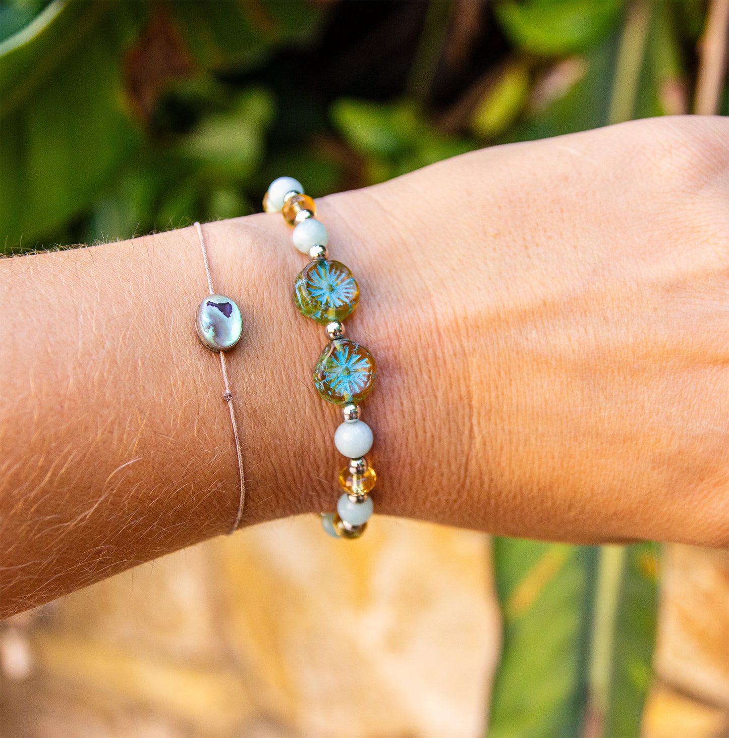 bracelet amazonite et perles en verre fait main piece unique - caurisandco