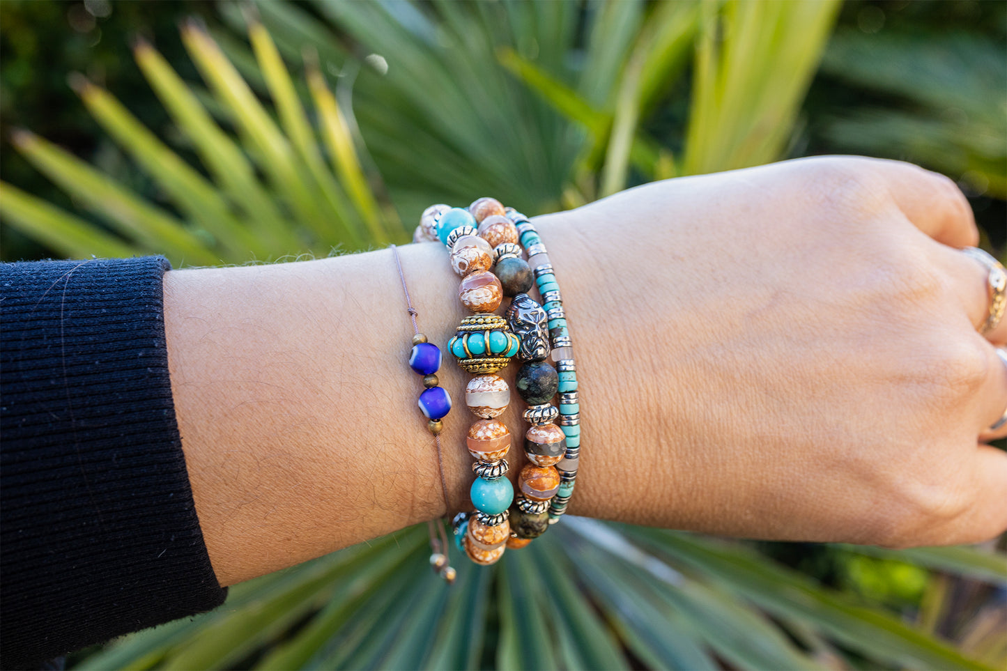 bracelet agate 8mm et turquoise d'Afrique et Bouddha diable en acier inoxydable fait main - caurisandco