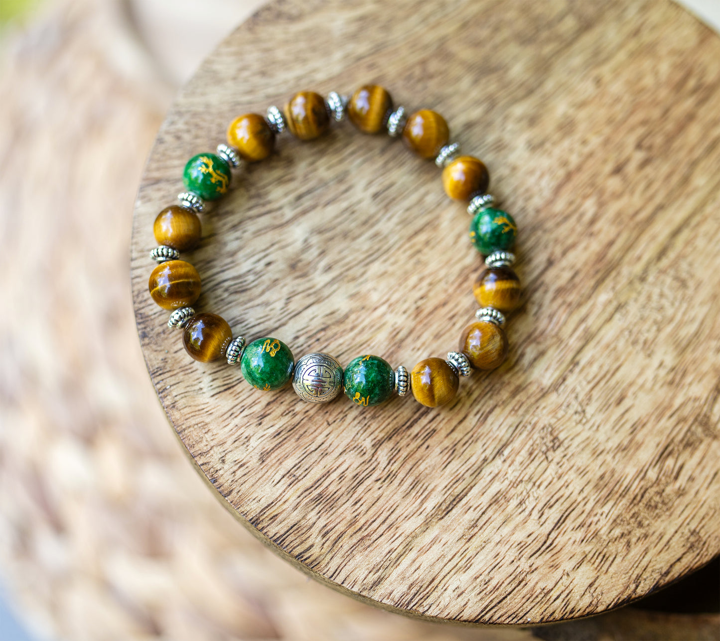 bracelet oeil de tigre,perle en verre avec dragon fait main piece unique - caurisandco