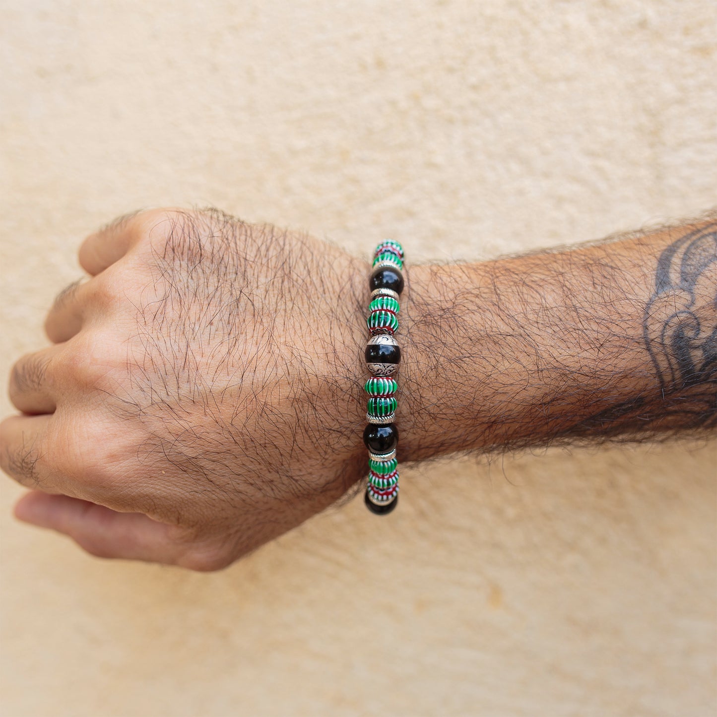Bracelet perle chevron verte et obsidienne 8mm - caurisandco