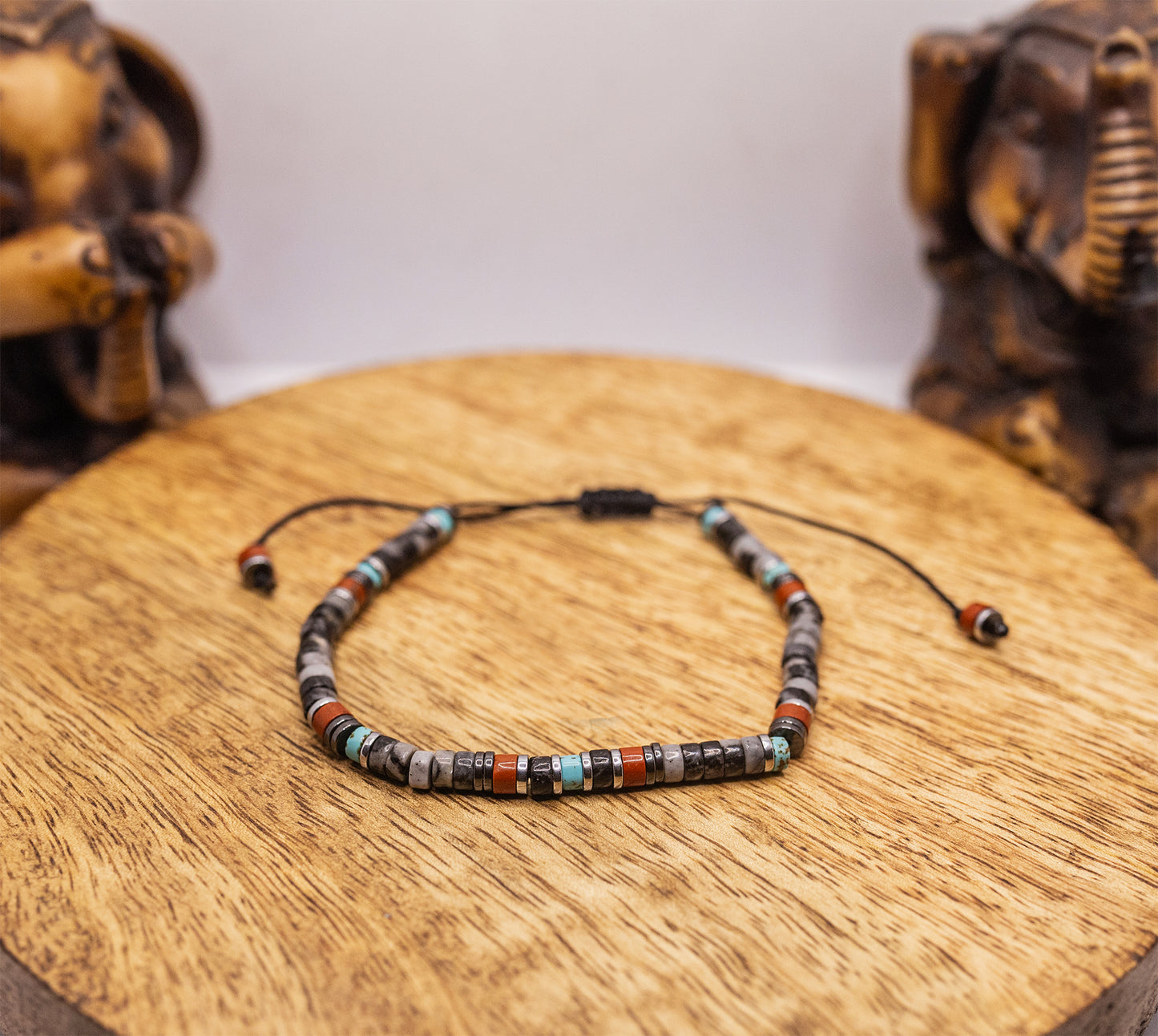 bracelet perle heishi jaspe noir hematite et agate noeud coulissant fait main - caurisandco