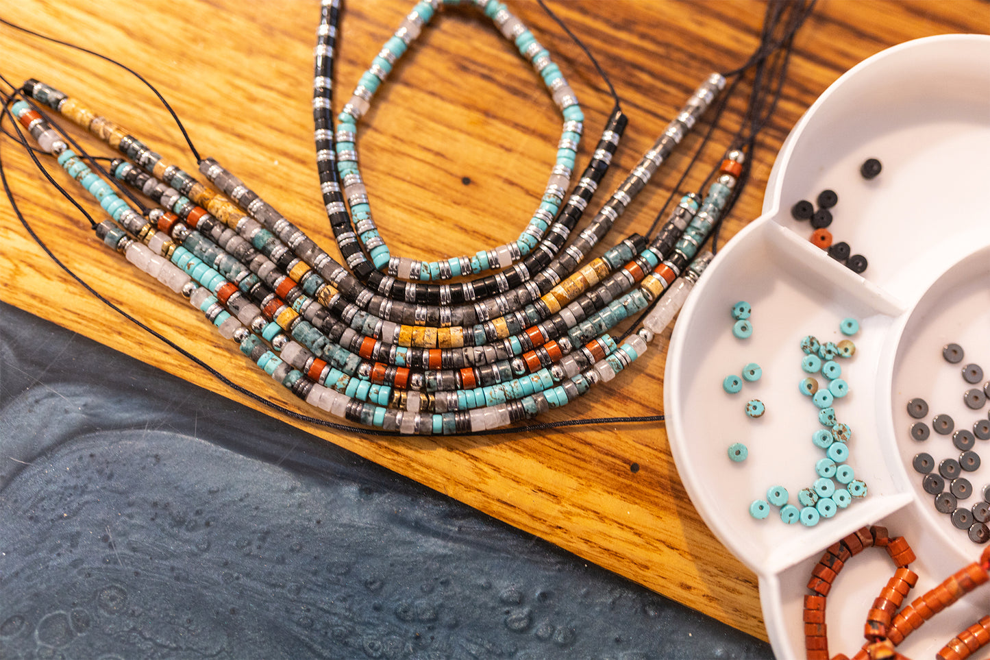 bracelet heishi jaspe agate et acier inox fait main - caurisandco