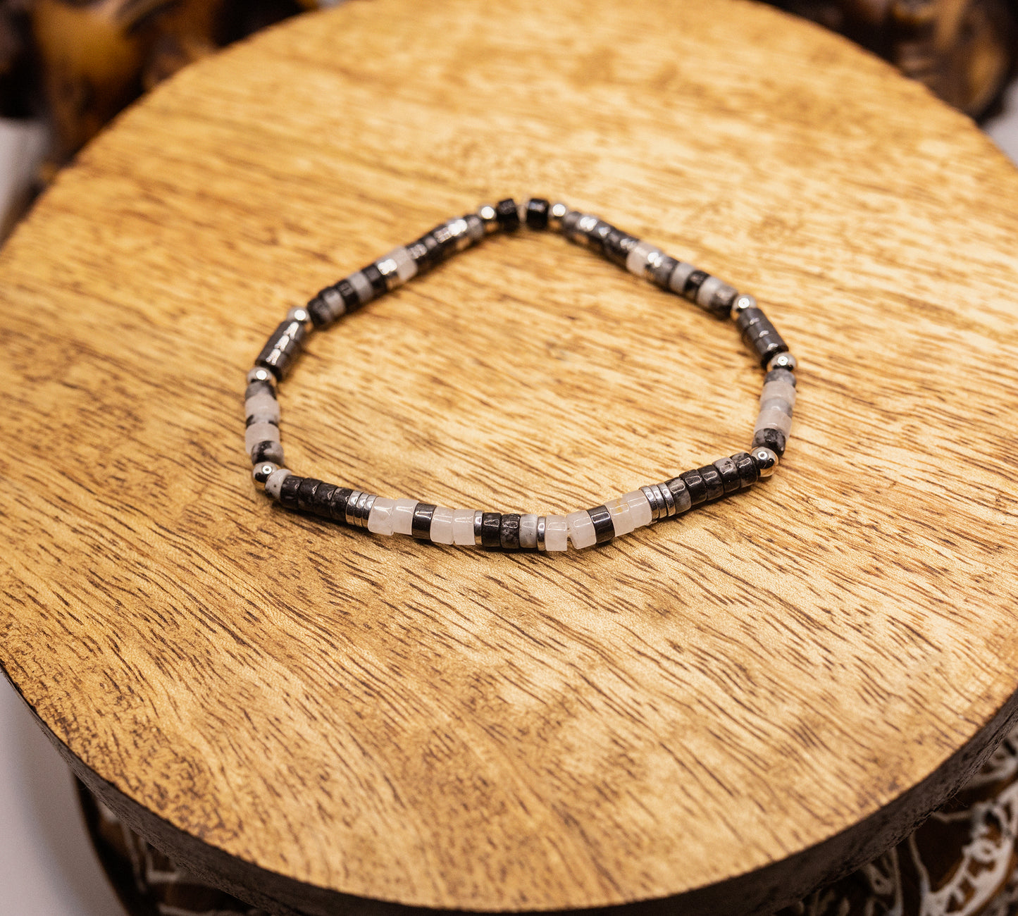 bracelet perles heishi jaspe noir quartz hematite fait main - caurisandco