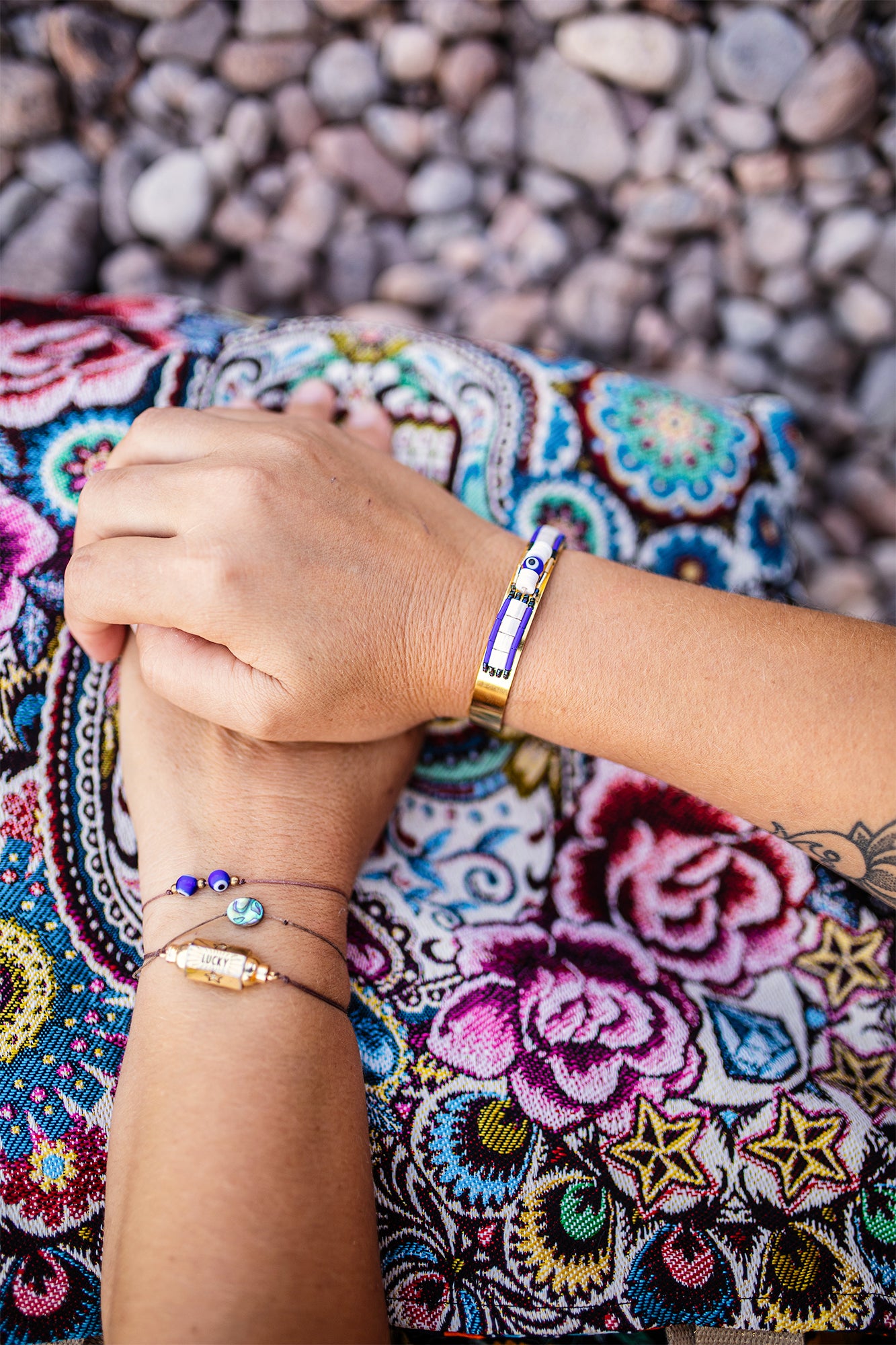 bracelet perles oeil fait main - caurisandco