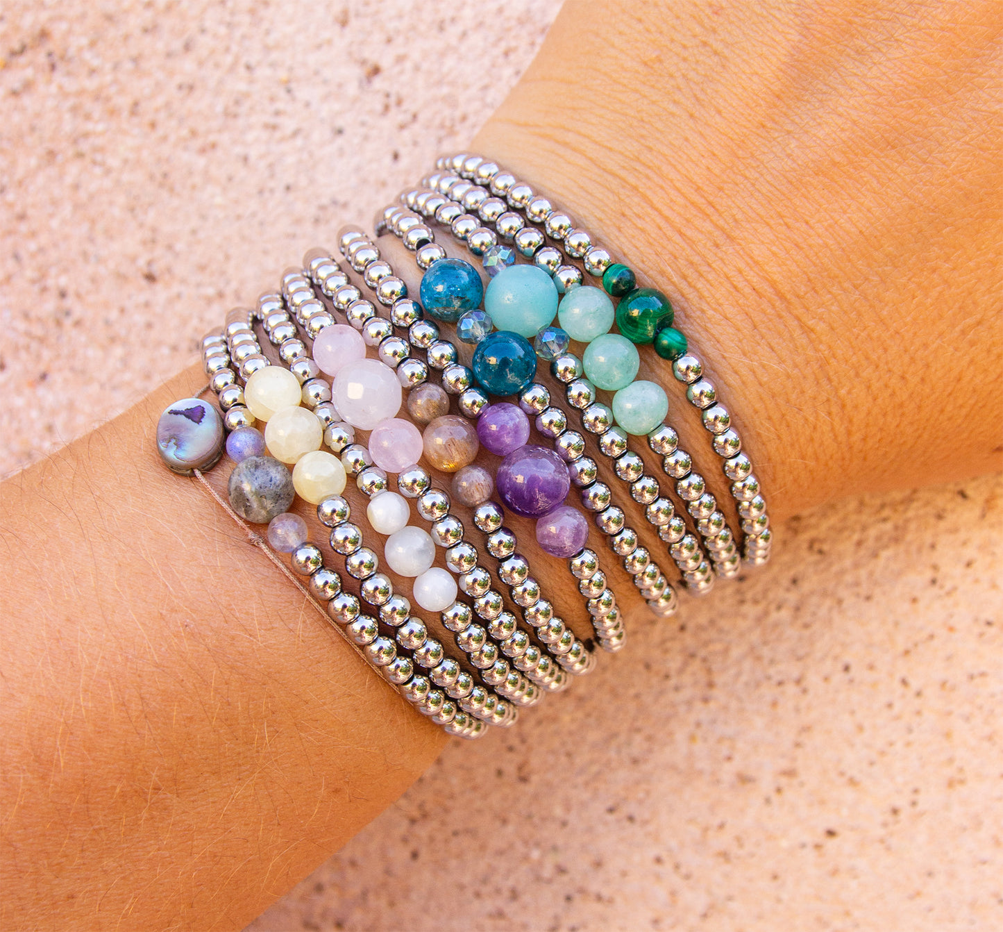 bracelet en perles en acier inoxydable et pierres gemmes fait main - caurisandco