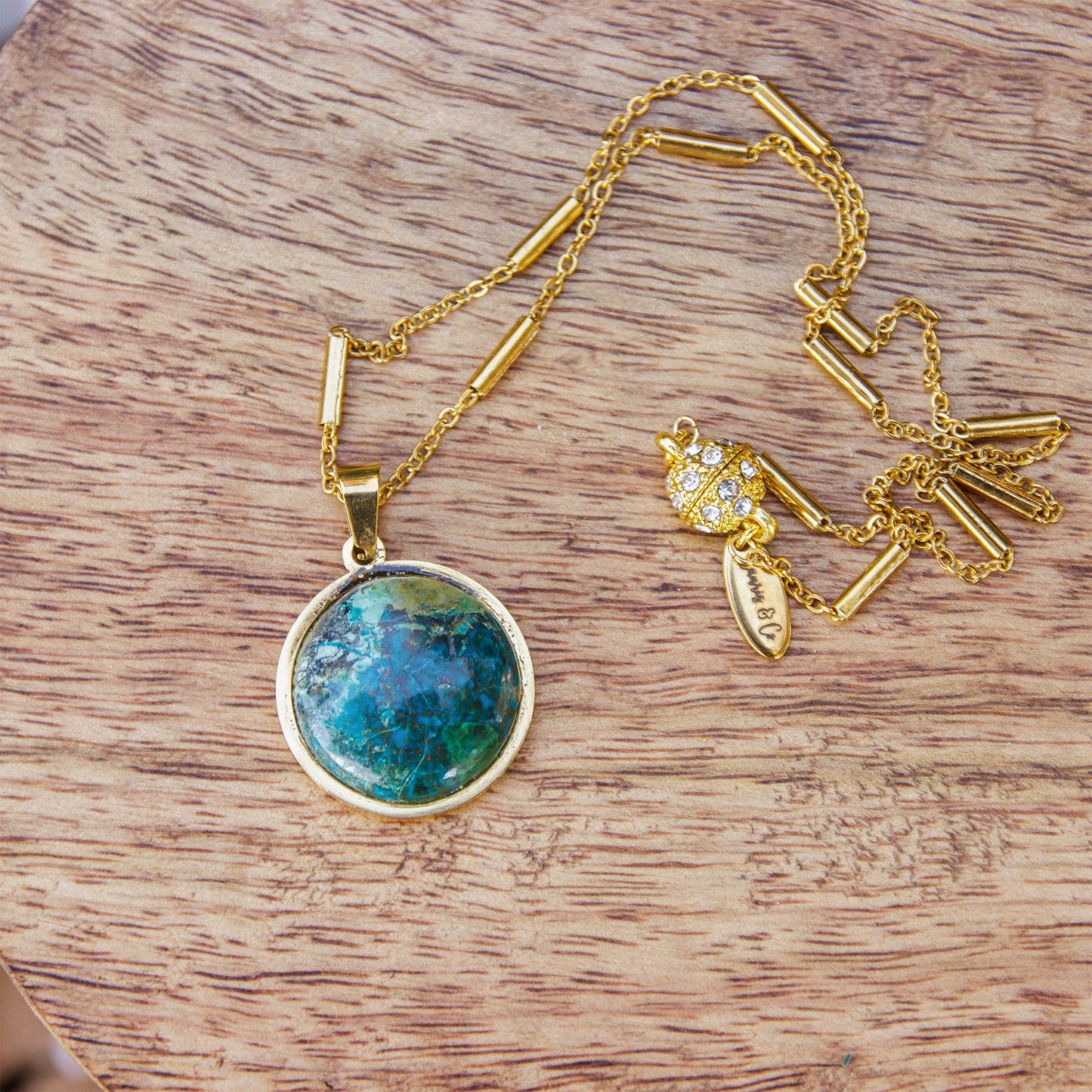 Collier en acier inoxydable doré et pendentif chrysocolle (20mm) - caurisandco