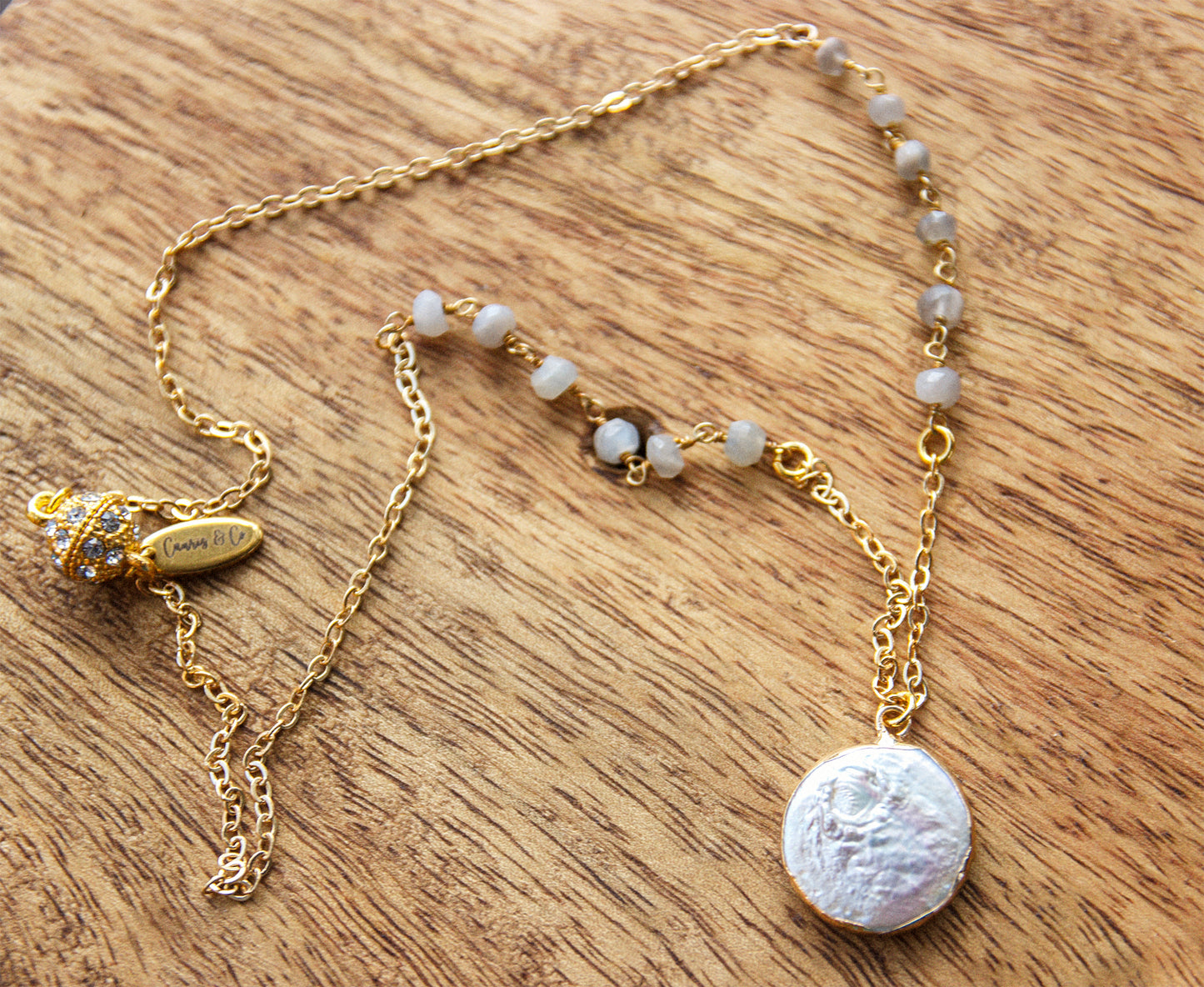 Collier pendentif en nacre de 25mm de diametre chaine en acier inoxydable - caurisandco