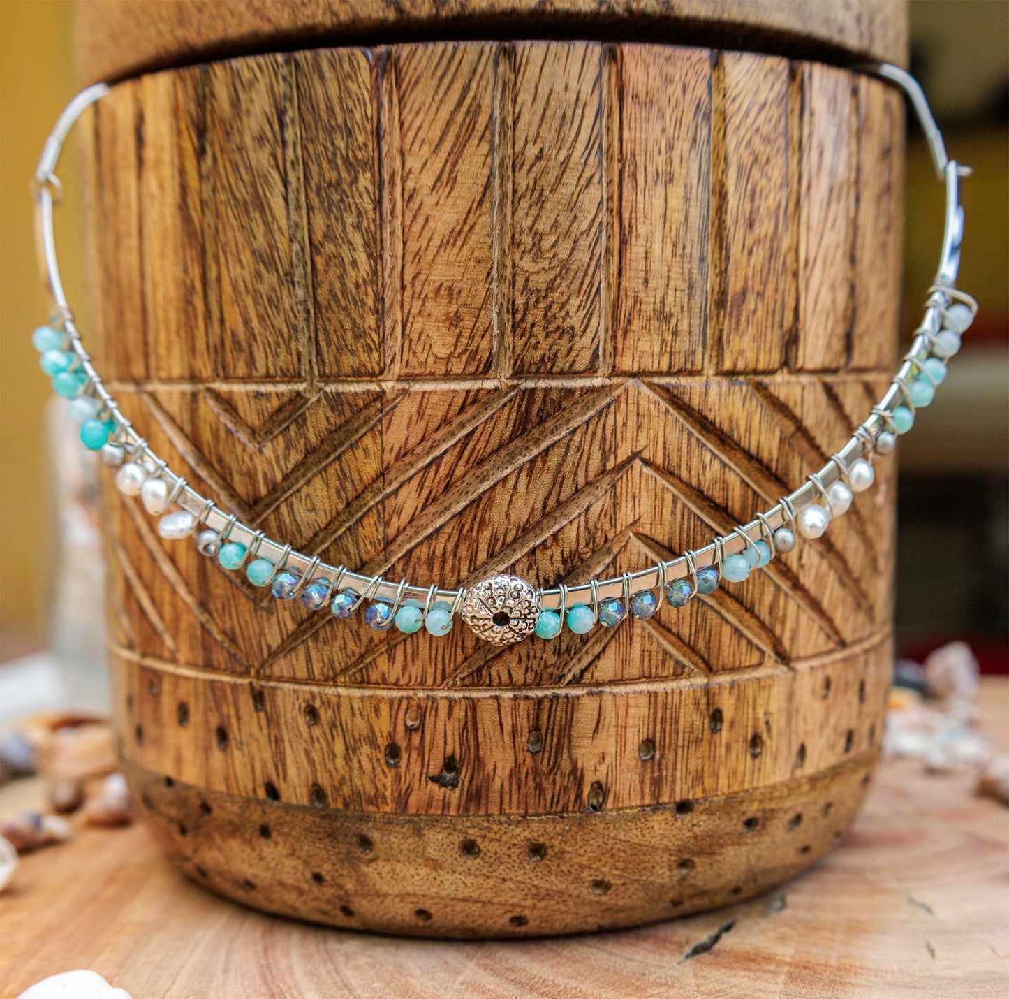 Collier femme torque tissée avec amazonite et perle en verre - caurisandco