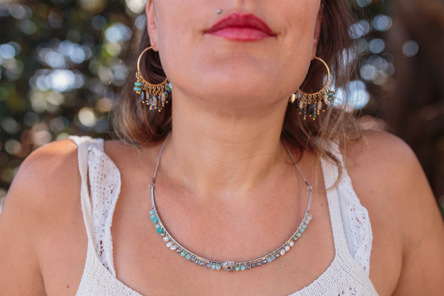 Collier femme torque tissée avec amazonite et perle en verre - caurisandco
