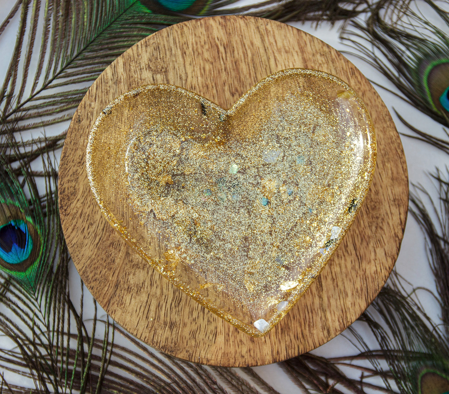 Coupelle coeur en résine avec inclusion coquillage (porte bijou-savon ou vide poche) taille S (11*11cm) - caurisandco