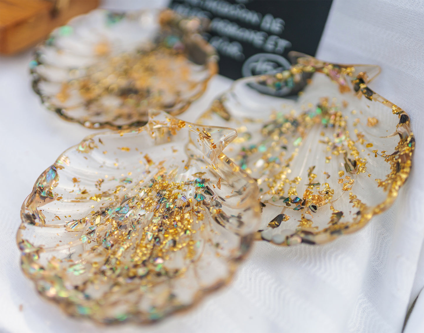 coupelle coquillage pour porte bijo en résine et inclusion de coquillage - caurisandco