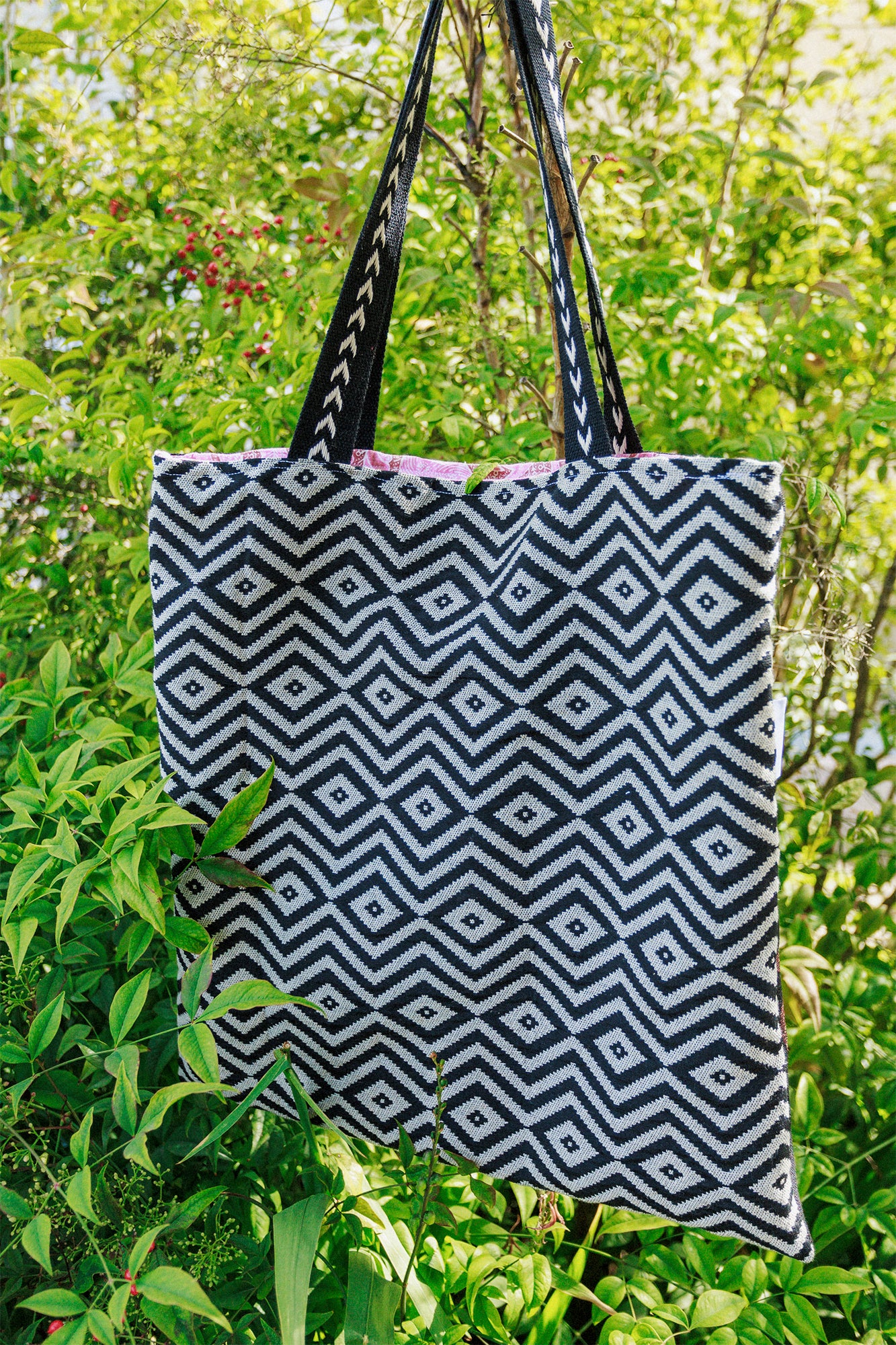 Sac tote bag femme ethnique 45*45 cm doublure batik PIECE UNIQUE - caurisandco