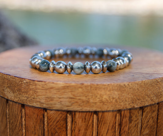 Bracelet homme 8mm oeil de faucon (oeil de tigre teintée grise) et hematite argenté