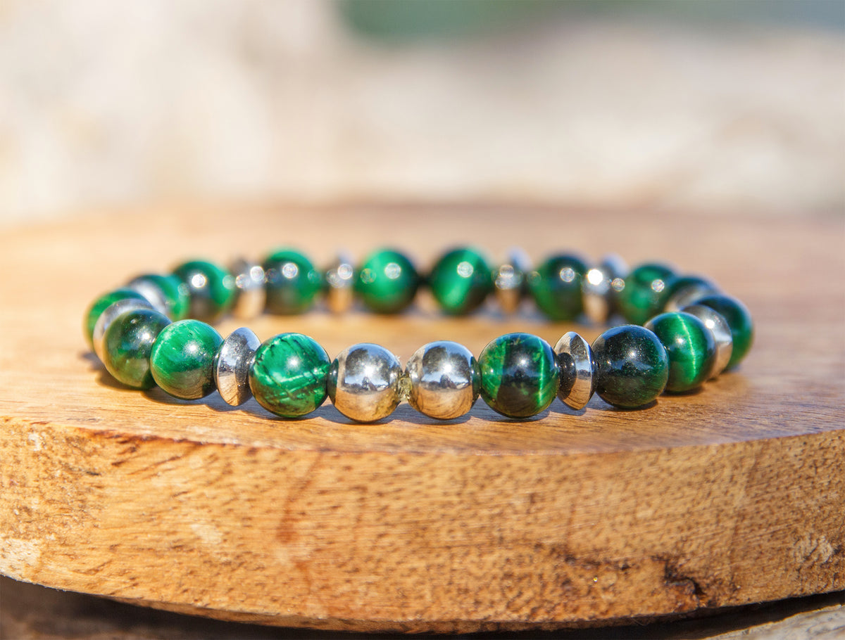 Bracelet perles oeil de tigre teintée verte et hematite argenté 8 mm