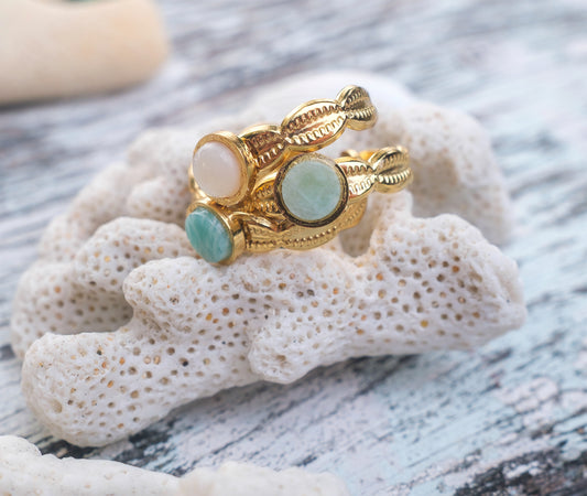 Bague Cauris réglable en acier inox doré – Cabochon nacre, amazonite