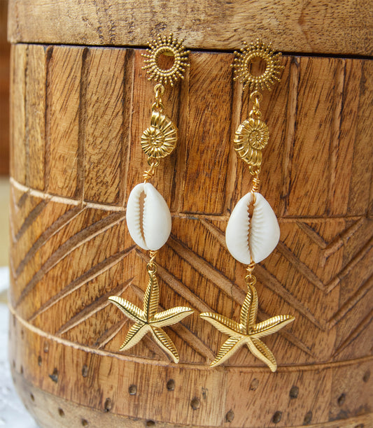 Boucles d’oreilles pendantes bohèmes cauris & étoile de mer