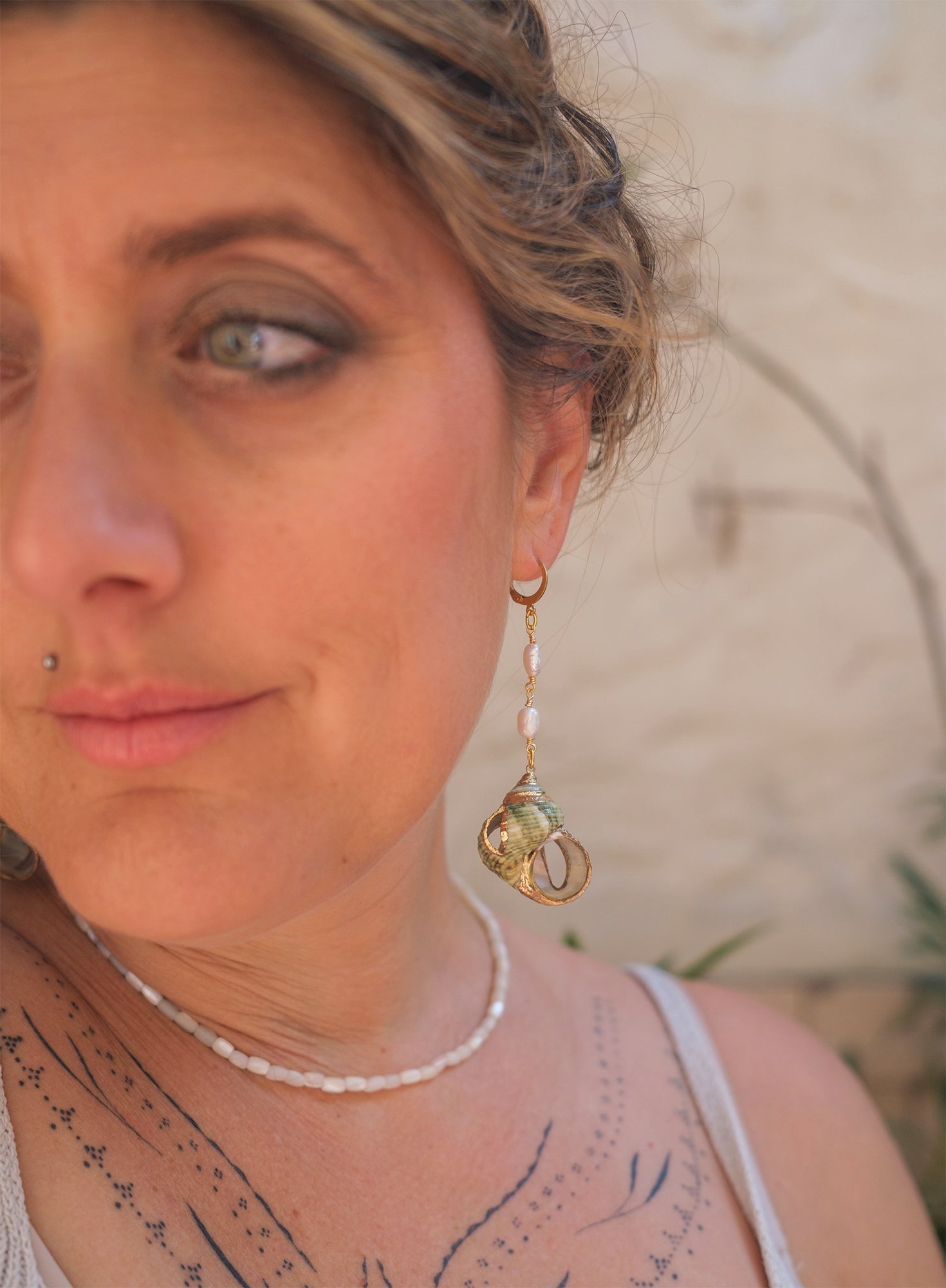 Boucles d'oreilles chaine nacre et coquillage