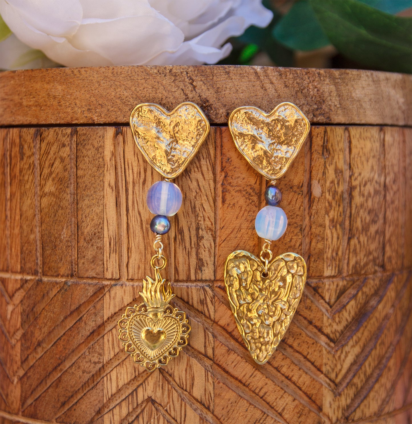 Boucle d'oreille dépareillé coeur ex voto