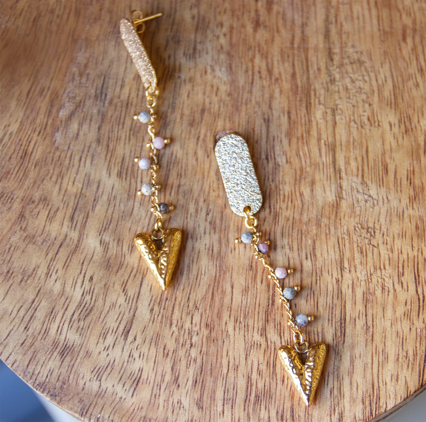 Boucles d'Oreilles Pendantes chaine rosaire et coeur ex voto - caurisandco