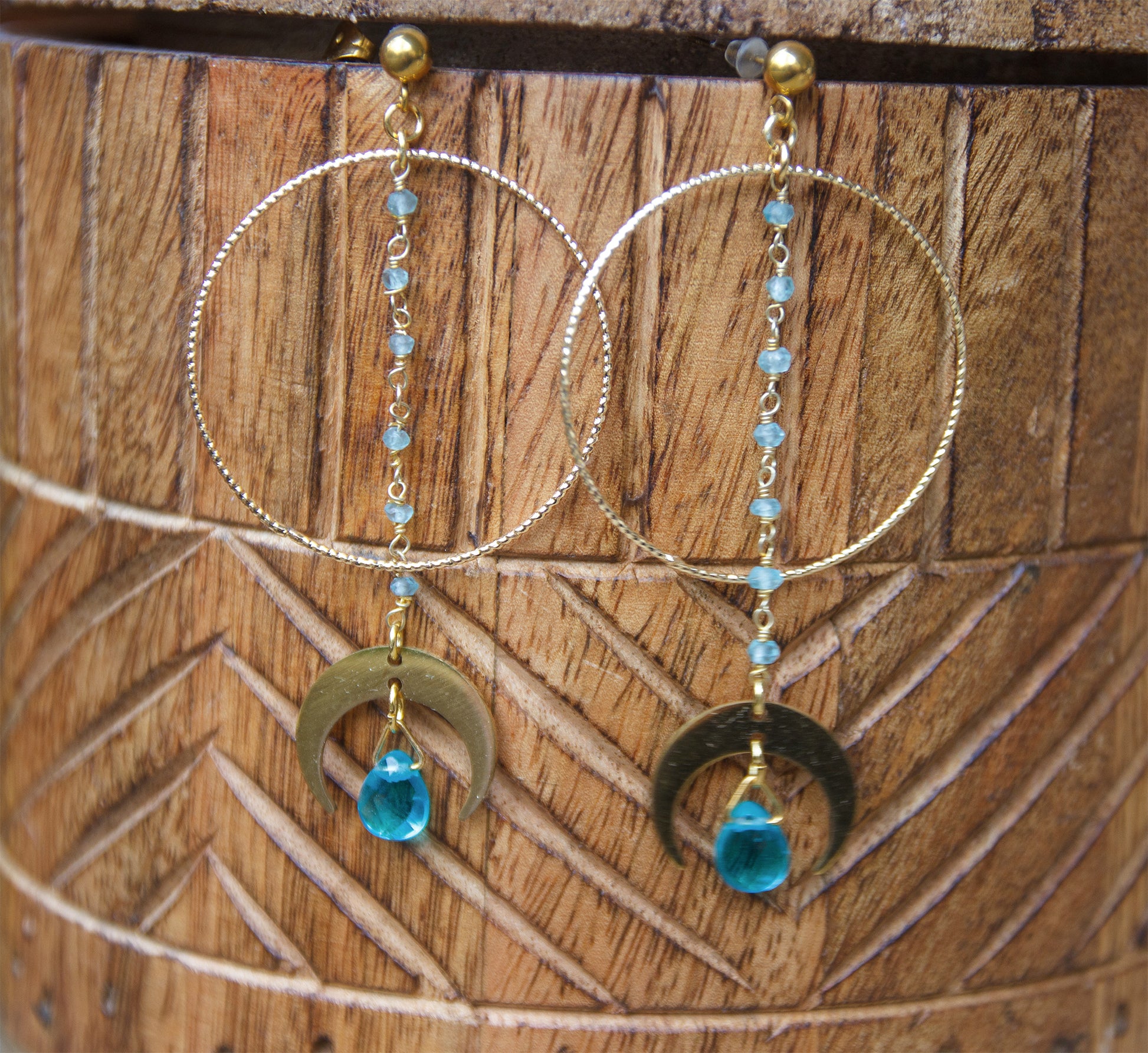 Boucles d'Oreilles Lune Gouttes Verre Calcédoine  Bijou Artisanal Bohème - caurisandco