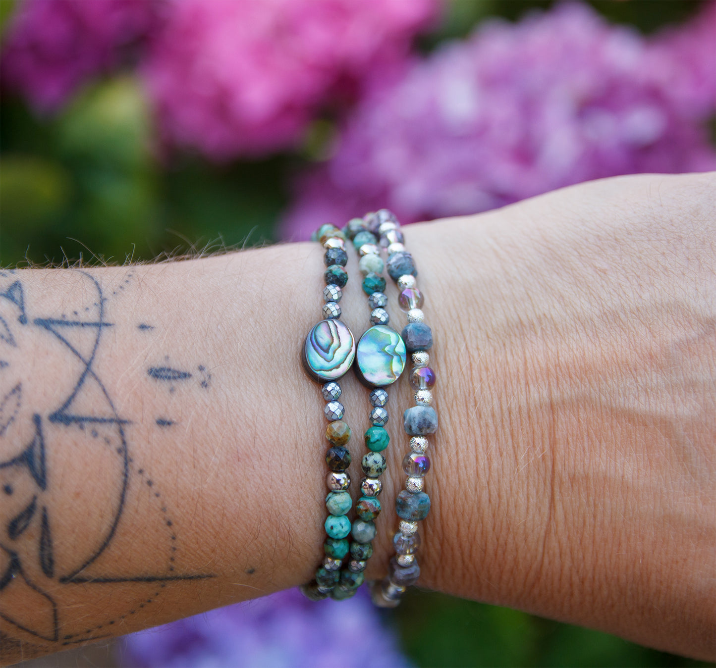 Bracelet Femme Turquoise d'Afrique 4mm & Abalone Perles en Verre Irisées
