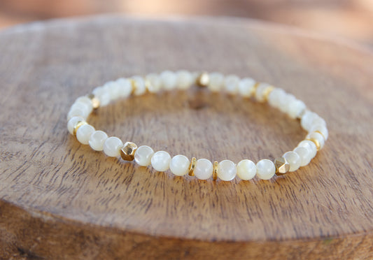 bracelet perle femme nacre 4mm et perles doré