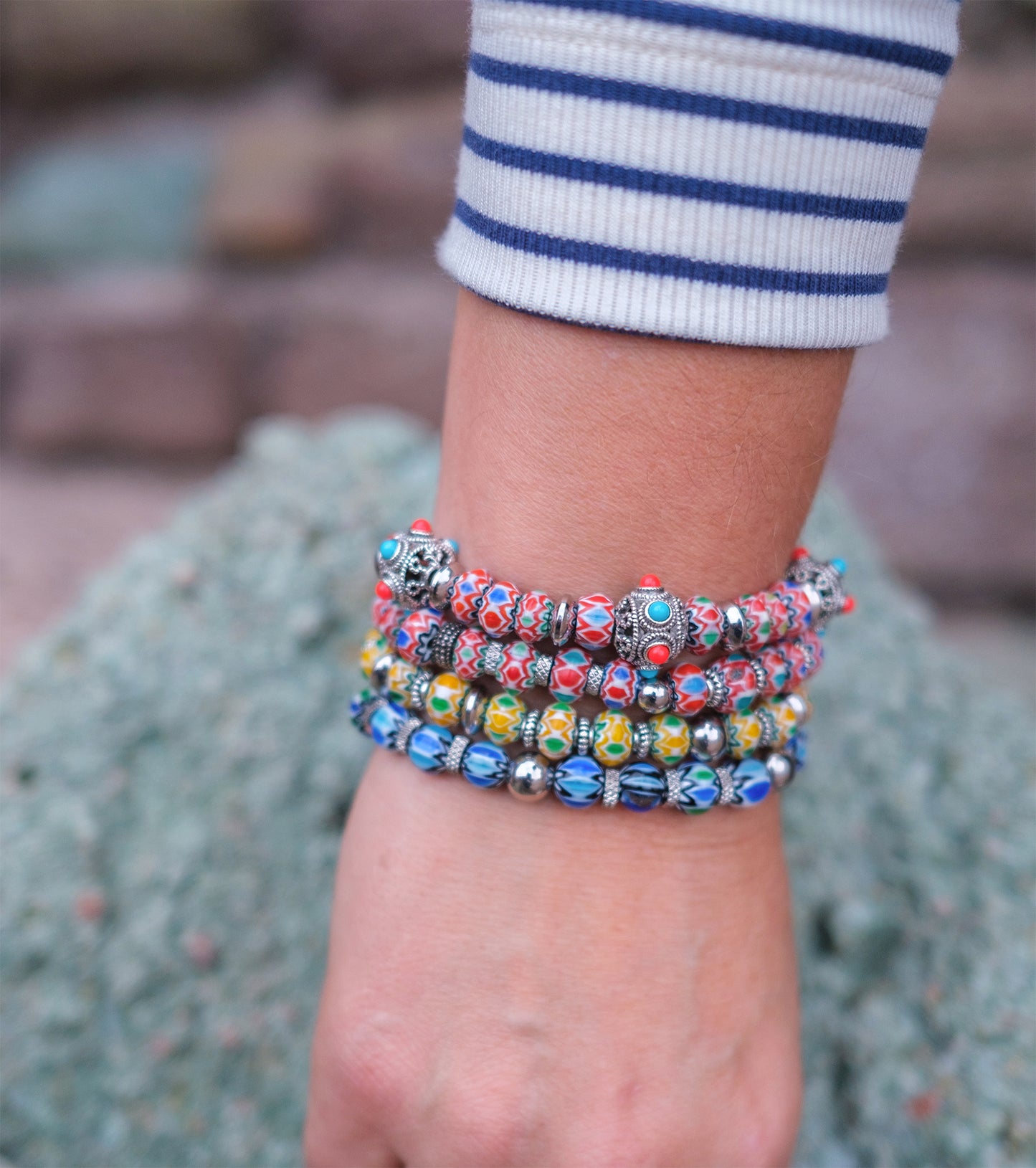Bracelet perles chevrons rouge en verre