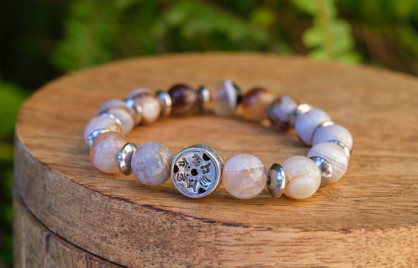 bracelet homme agate du Botswana et perles en acier inox avec mantra