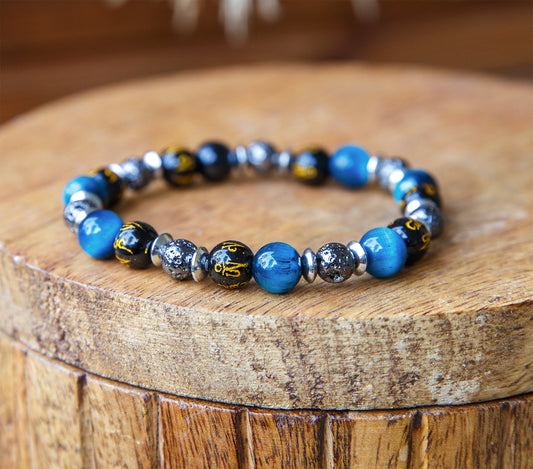 Bracelet homme perles oeil de tigre bleu 8mm perles noire en verre mantra et perle de lave - caurisandco