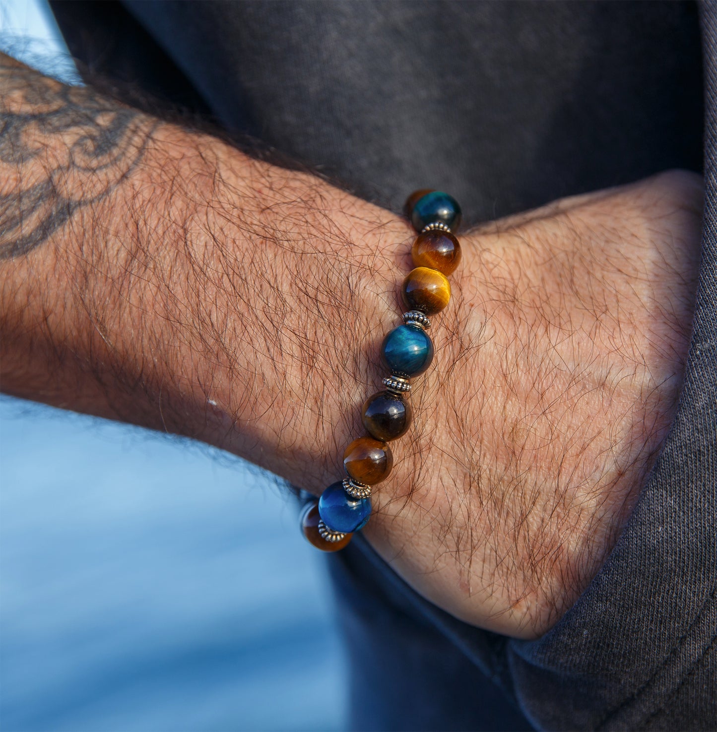 Bracelet Perles Œil de Tigre et oeil de tigre teintée bleu 10mm - caurisandco