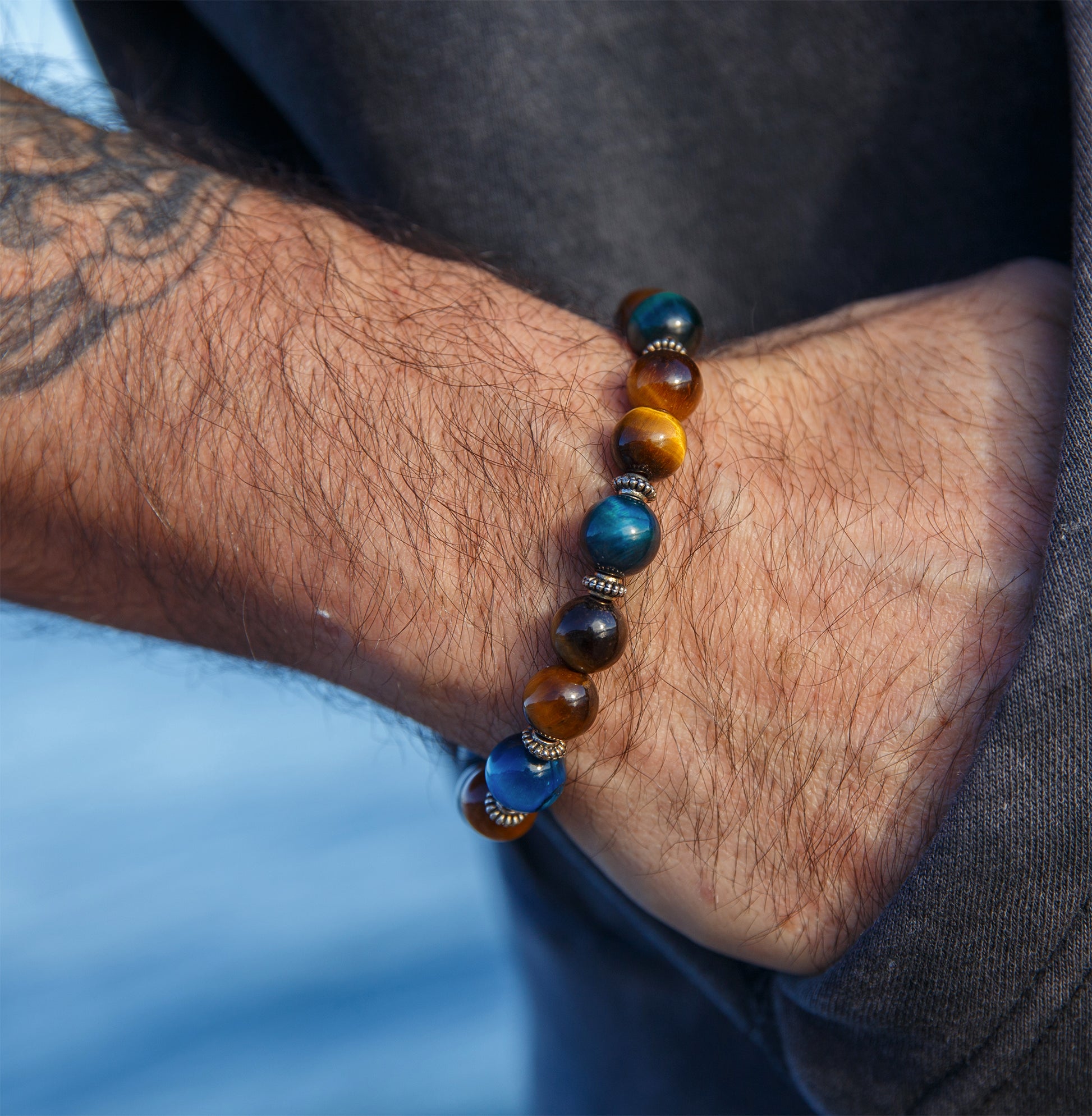 Bracelet Perles Œil de Tigre et oeil de tigre teintée bleu 10mm - caurisandco