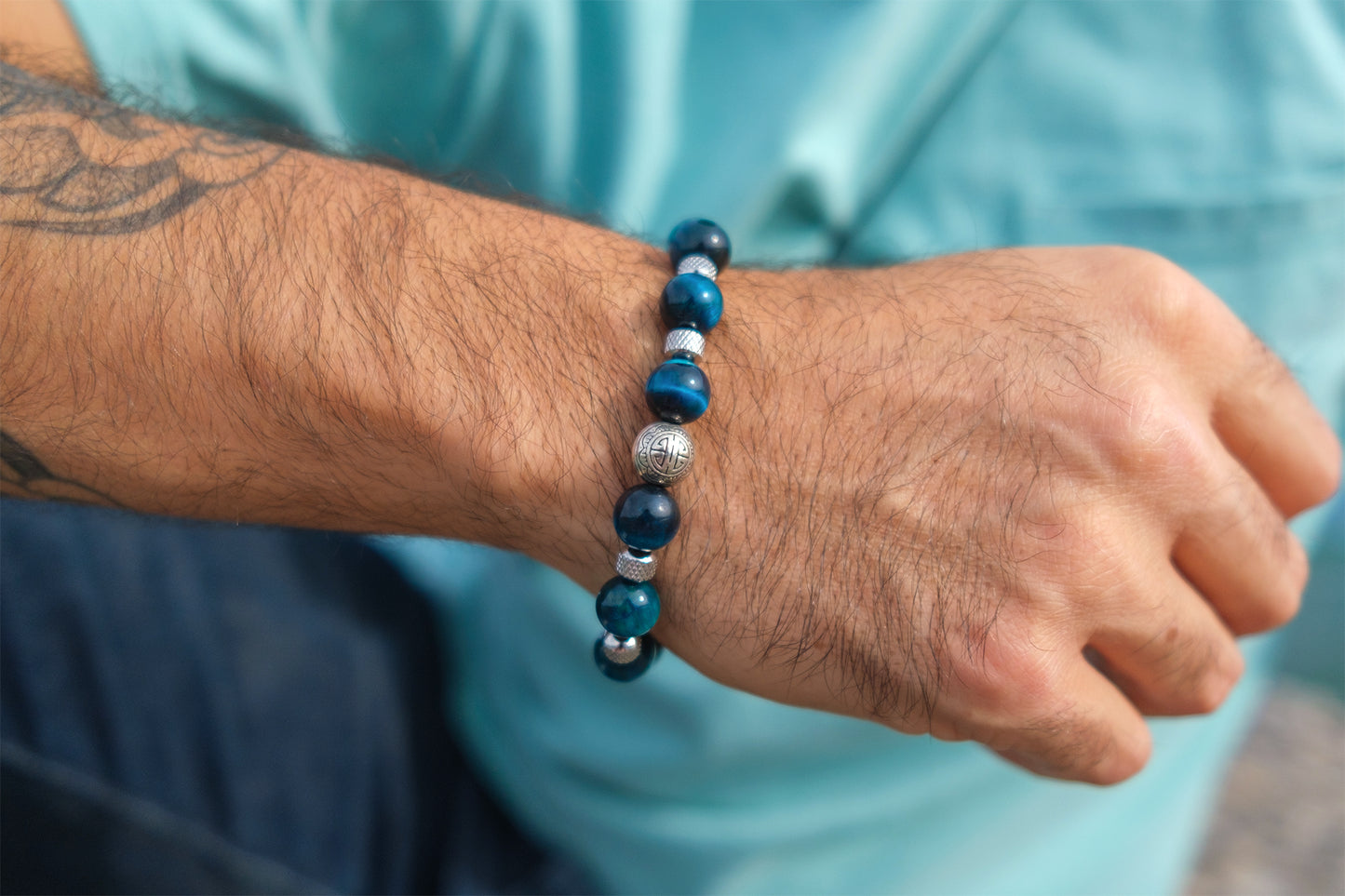 Bracelet homme perles oeil de tigre bleu et perle mantra 10mm