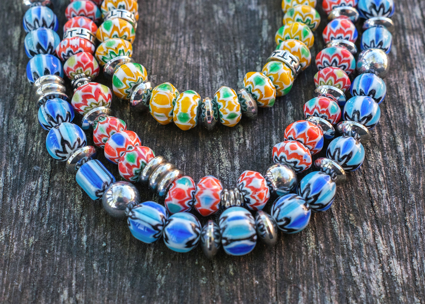 collier homme perles chevrons jaune