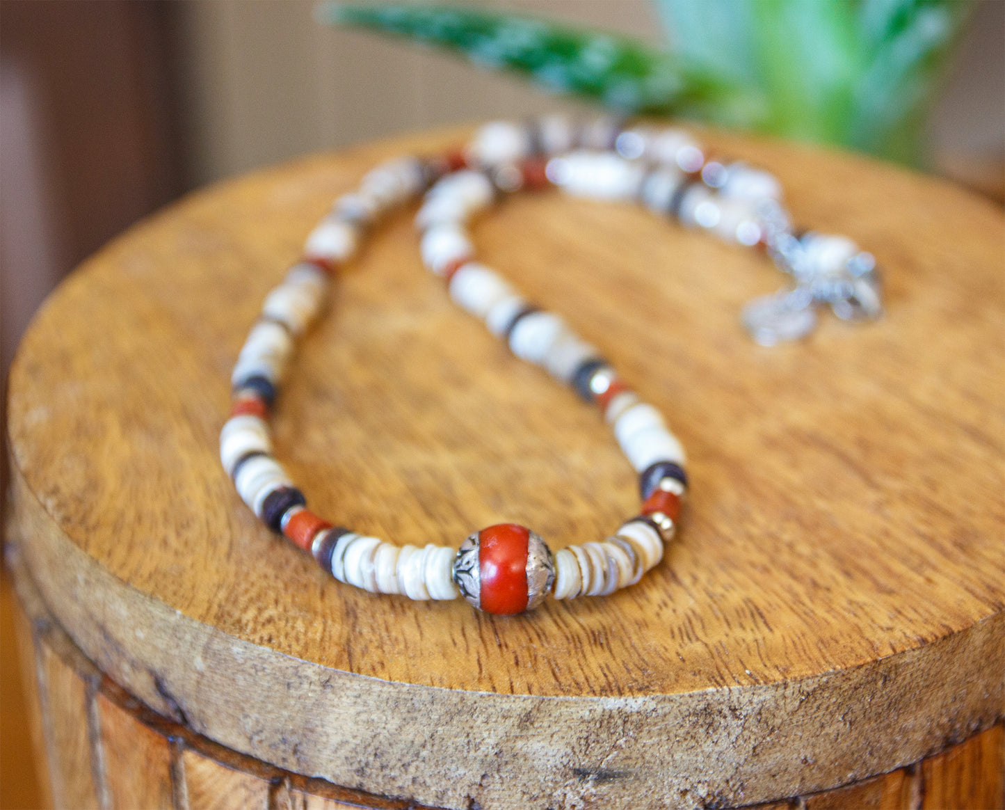 Collier Homme heishi coquillages agate et corail
