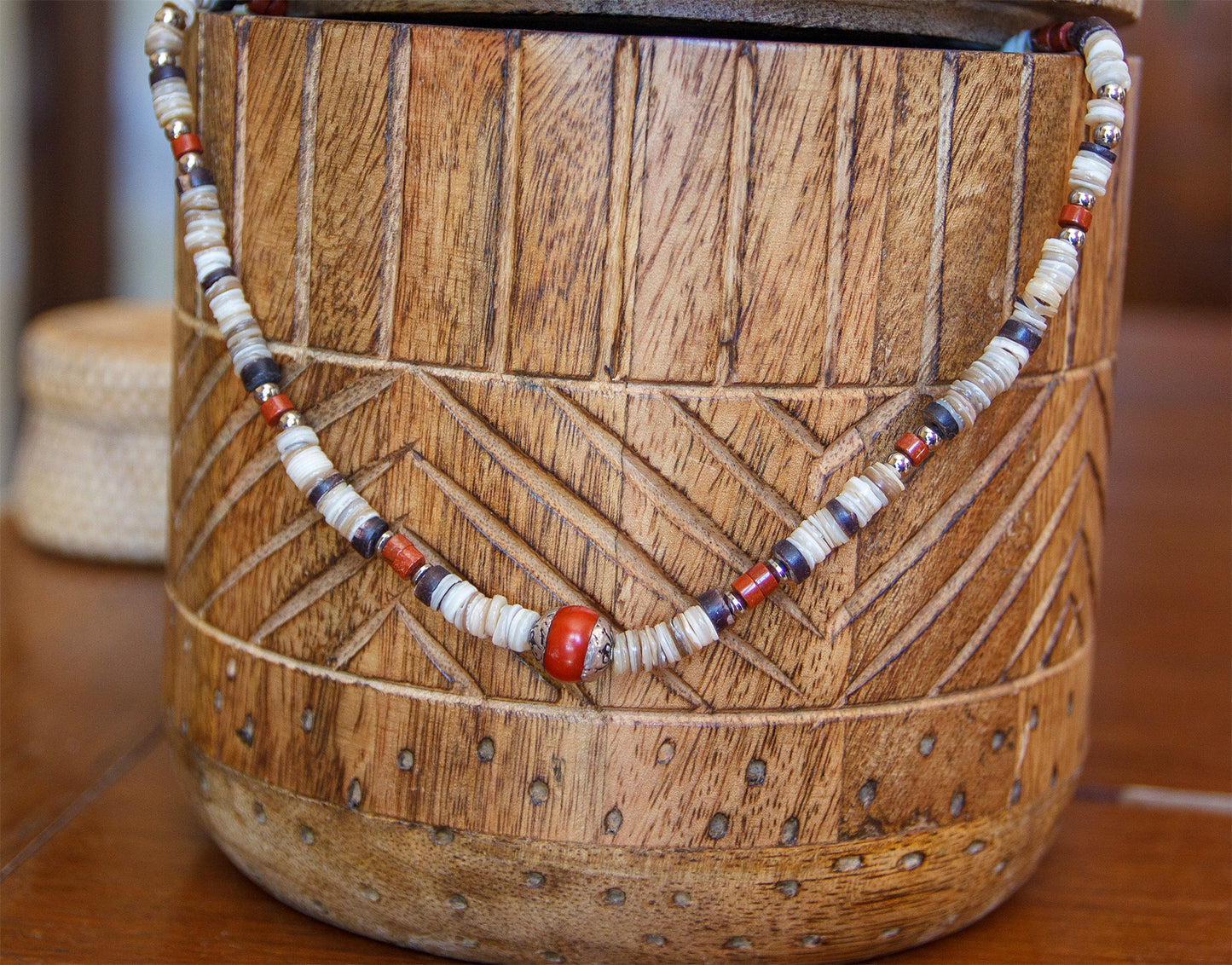 Collier Homme heishi coquillages agate et corail