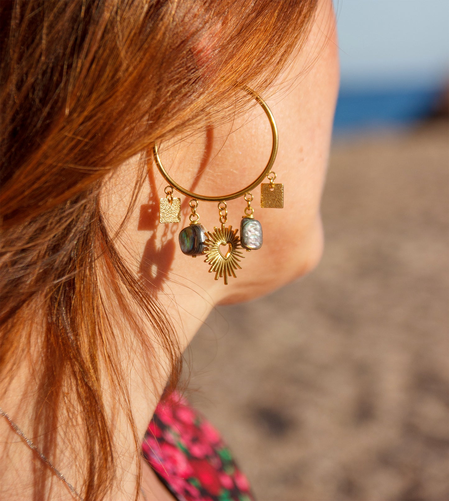 Boucles d'oreilles à breloque ex voto coeur abalone et sequin