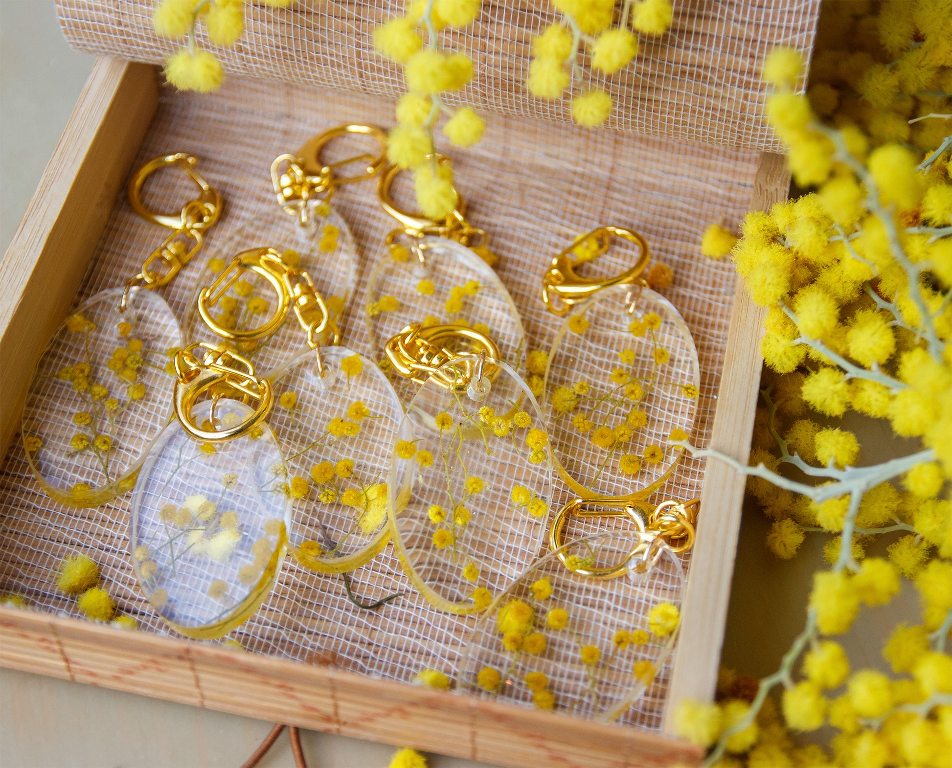 Porte-clé Mimosa Résine Artisanal - Fleurs Séchées faite main - caurisandco