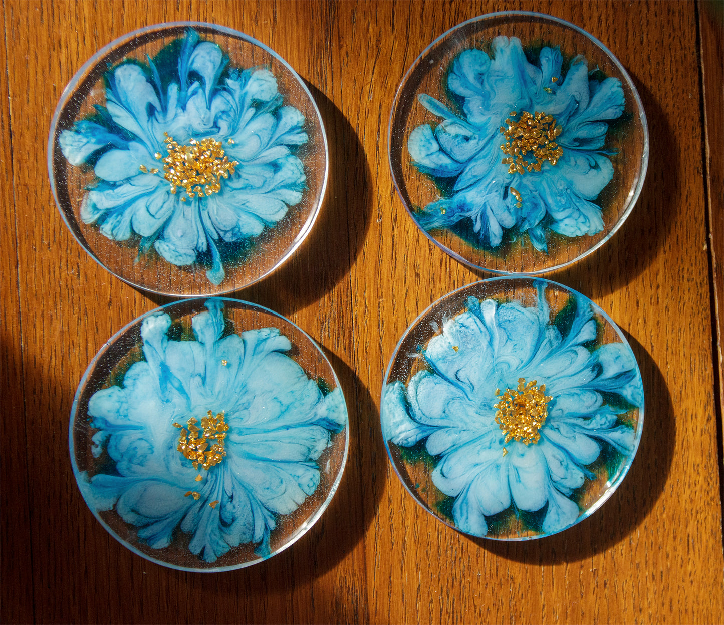 lot de 4 sous verre en résine transparents avec effet fleur 3D turquoise - caurisandco