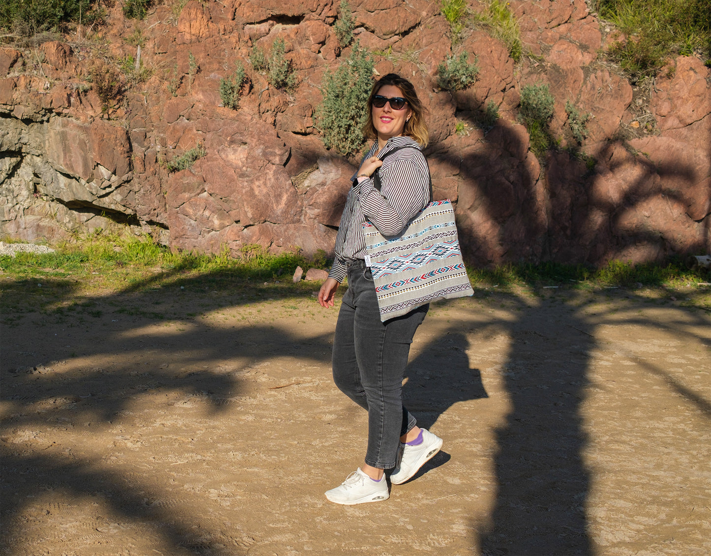 Tote bag aztec en jacquard blanc et noir 40*45 cm