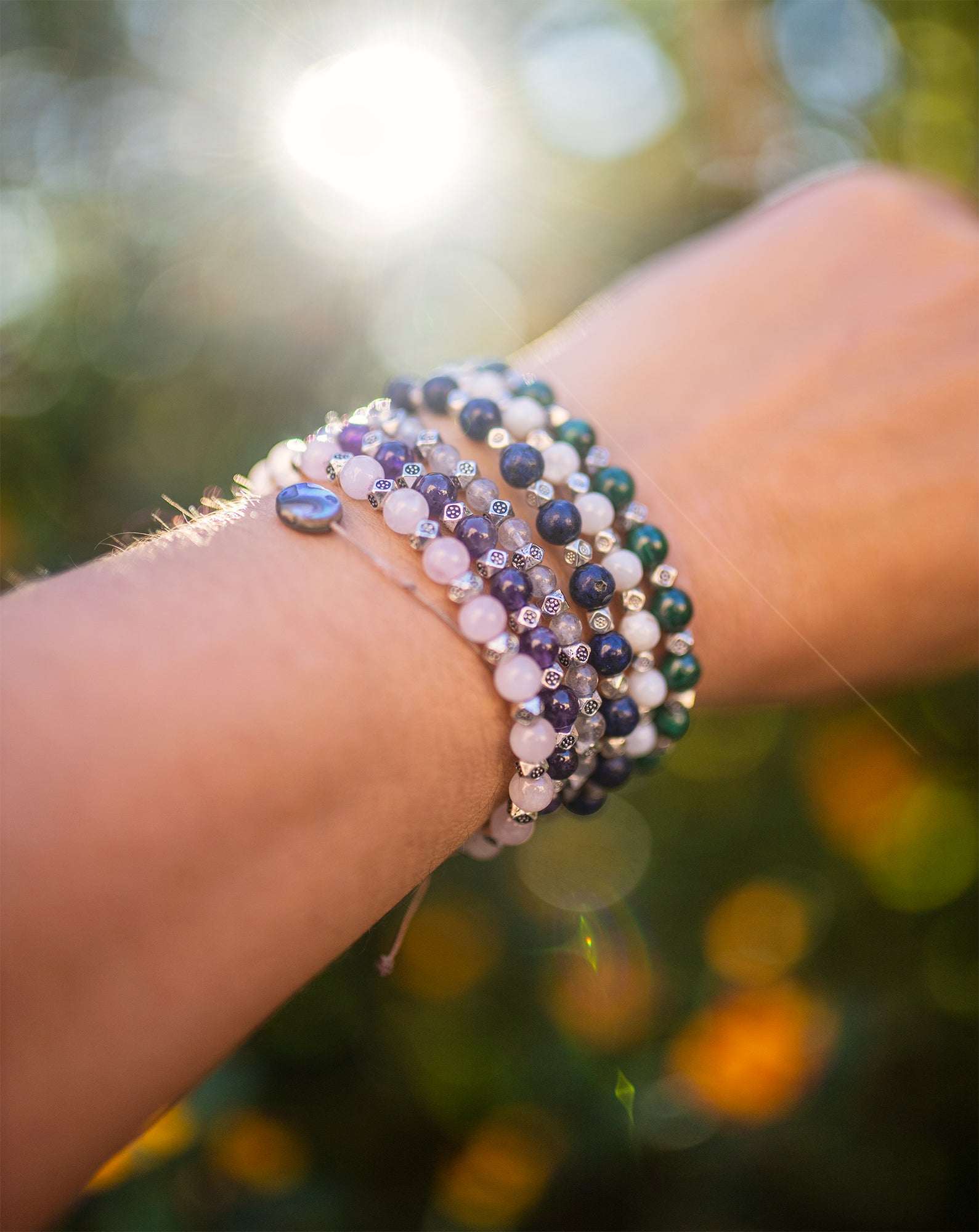 bracelet en lapis lazuli et plaqué argent fait main - caurisandco
