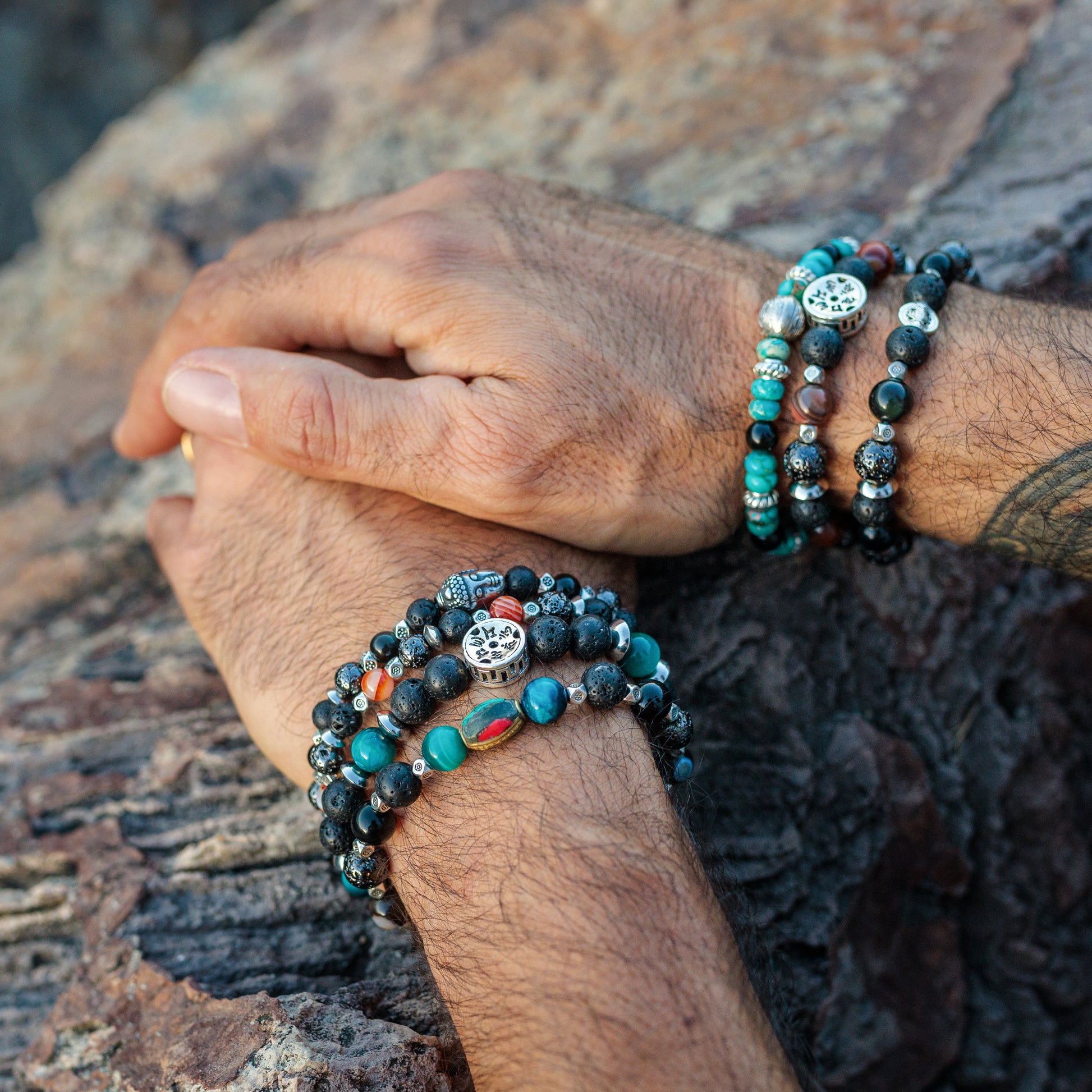 Collection la famara bracelet homme pierre de lave agate oeil de tigre bleu 8 mm - caurisandco
