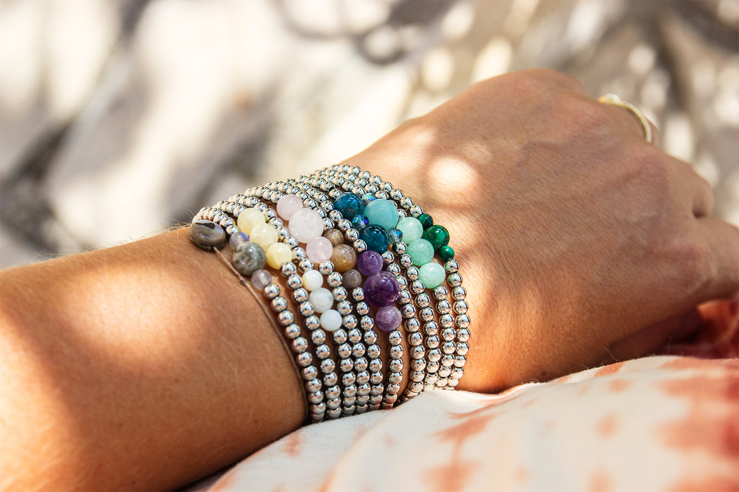 bracelet en perles en acier inoxydable et pierres gemmes fait main - caurisandco
