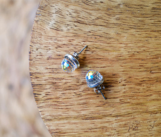 Puce d'oreille en argent 925 et boule en cristal (8mm) - caurisandco