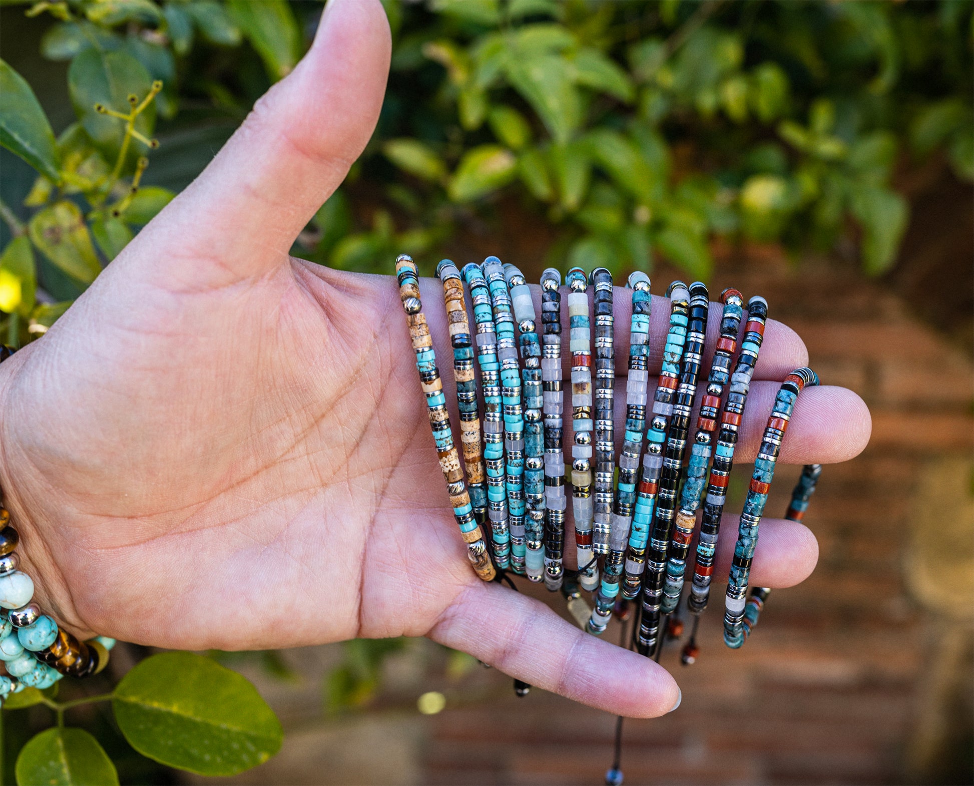 bracelet perles heishi  jaspe noir quartz hematite fait main - caurisandco